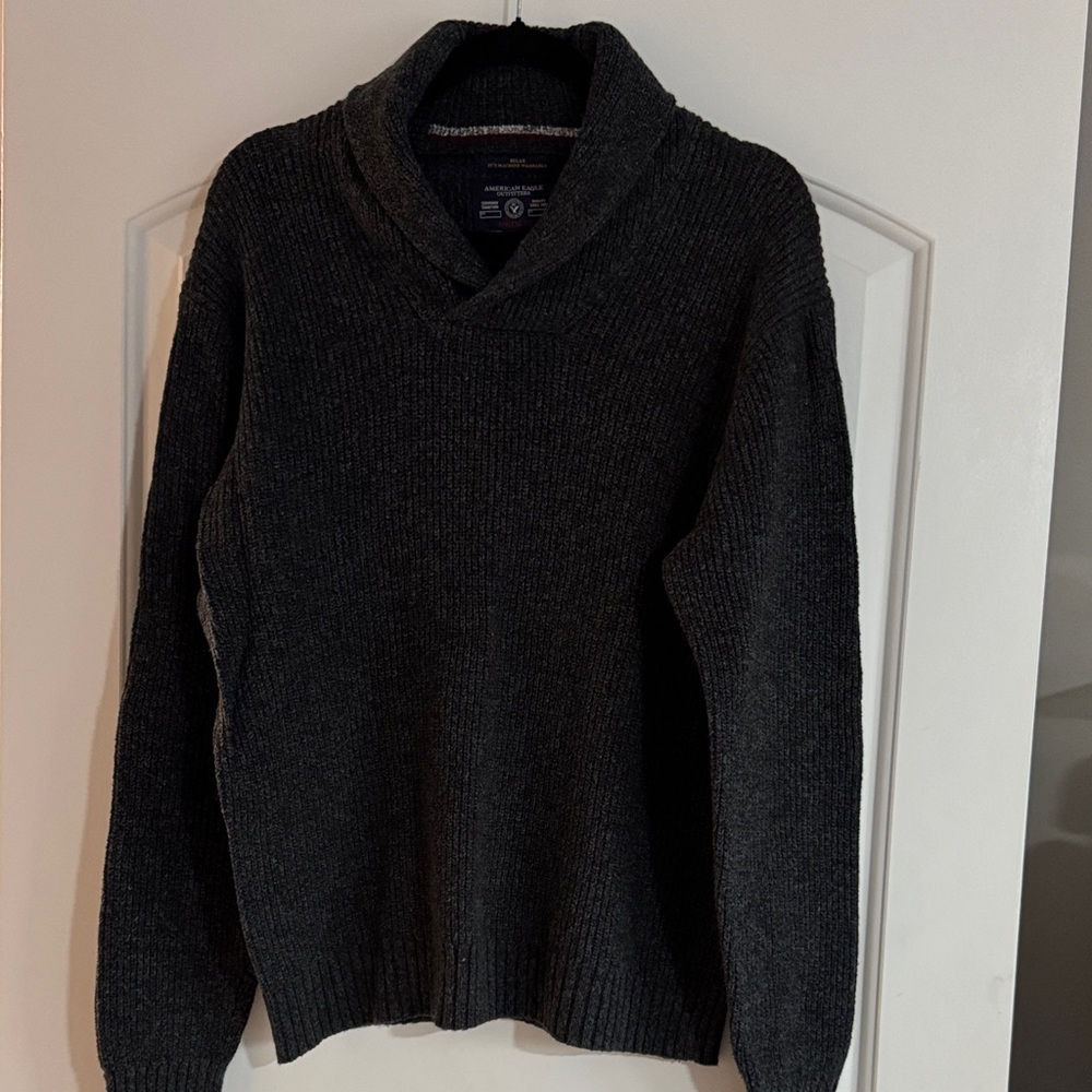 American Eagle sweater